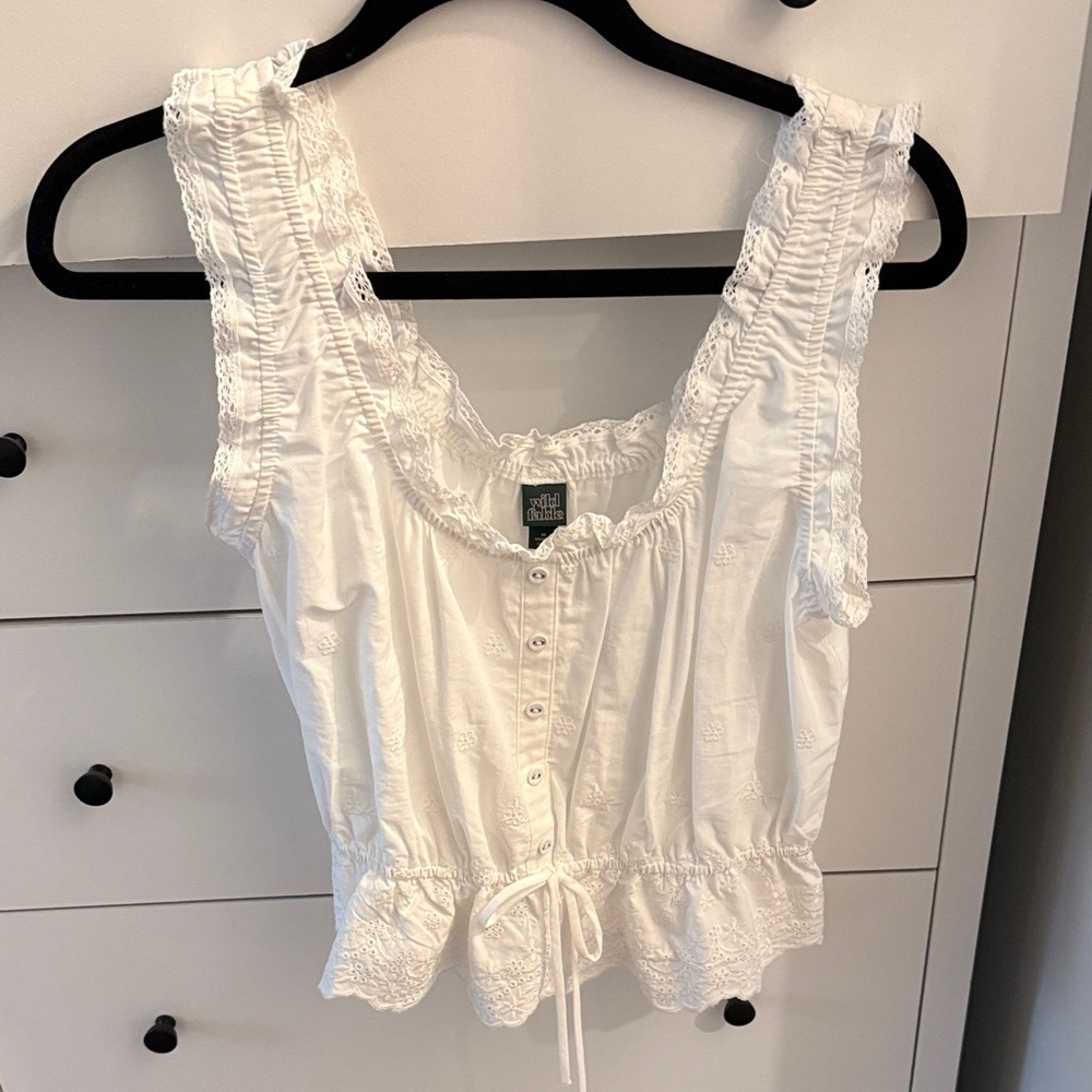 wild fable White Sleeveless Eyelet Button-Front Top